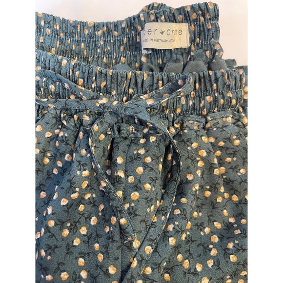 Paper Crane Green Floral Flowy Shorts Elastic Waist Size M - Picture 7 of 7